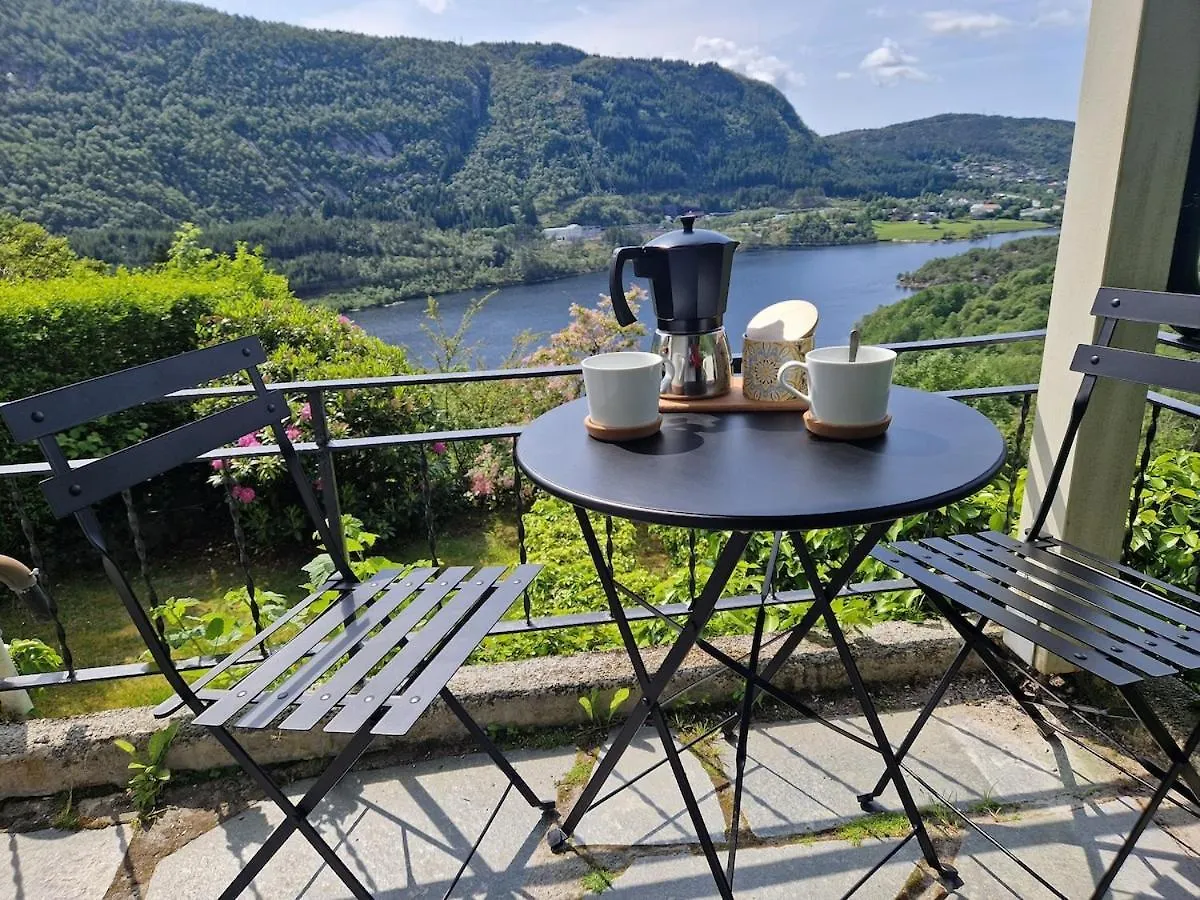 Cozy Flat With Lake View And 15 Min From Bergen